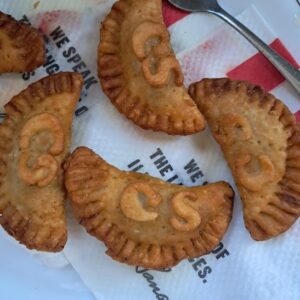 Vidhyas crumbed samoosas, bite size