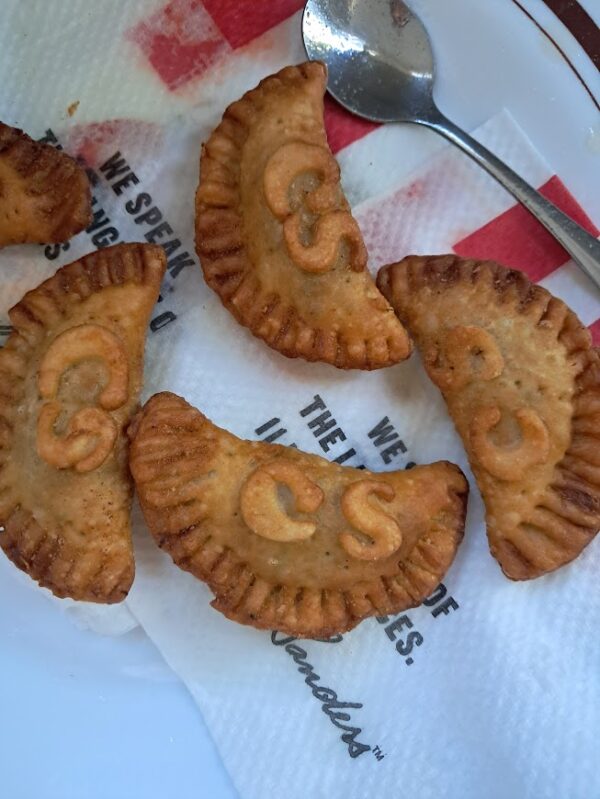 Vidhyas crumbed samoosas, bite size